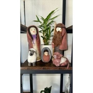 Needle felted nativity, Christmas nativity, baby Jesus,‎ Mary and Joseph.